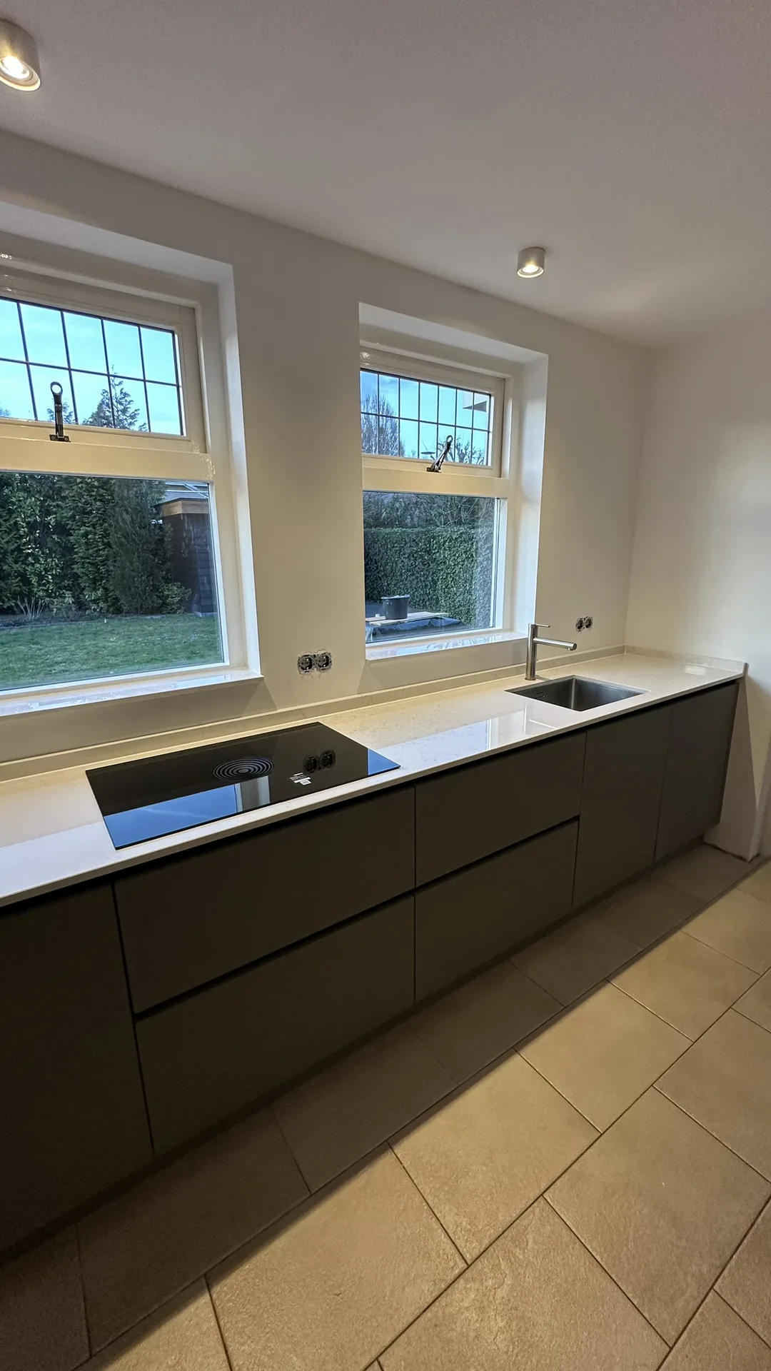 Moderne greeploze keuken in Eindhoven – foto 1